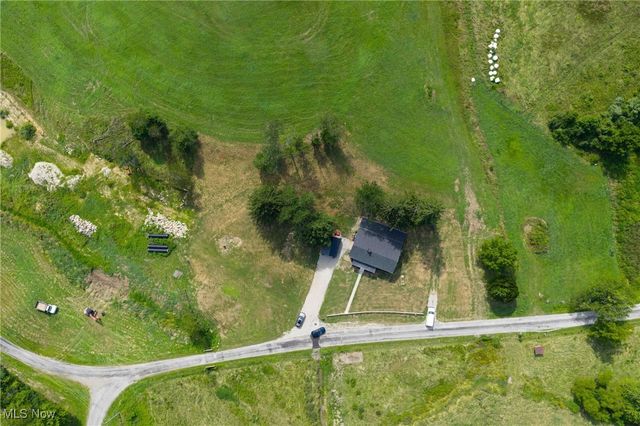 4528 Gintz Road NE, Dover, OH 44622