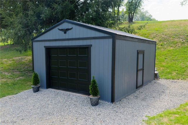 4528 Gintz Road NE, Dover, OH 44622