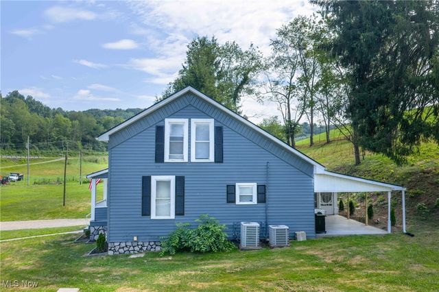 4528 Gintz Road NE, Dover, OH 44622