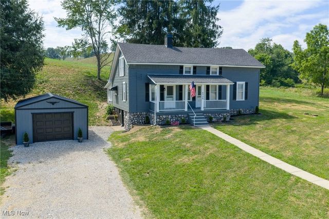 4528 Gintz Road NE, Dover, OH 44622