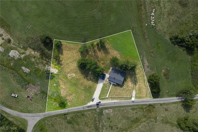 4528 Gintz Road NE, Dover, OH 44622