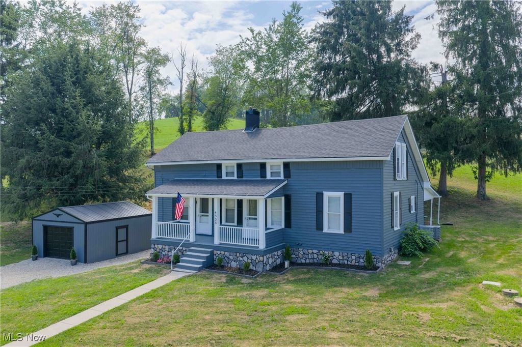 4528 Gintz Road NE, Dover, OH 44622