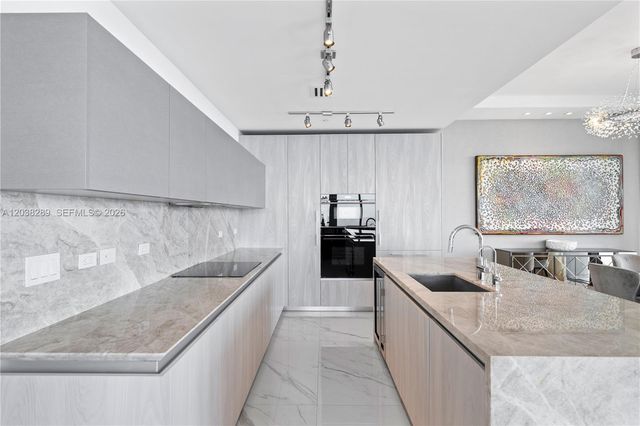 3131 NE 7th Ave PH5201, Miami, FL 33137
