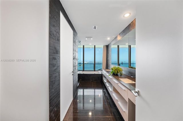 3131 NE 7th Ave PH5201, Miami, FL 33137