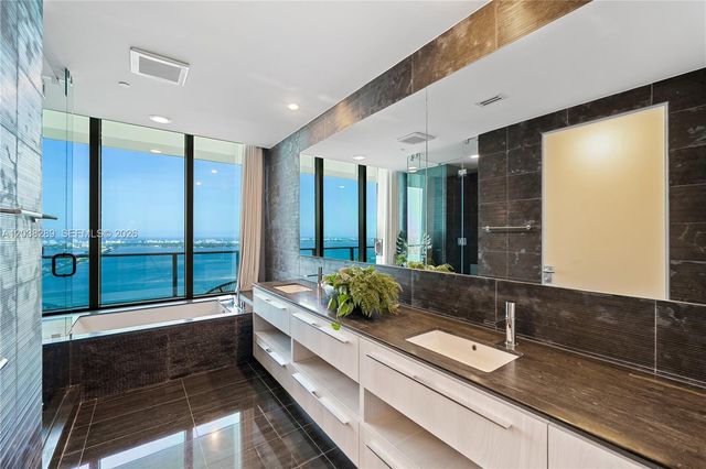 3131 NE 7th Ave PH5201, Miami, FL 33137