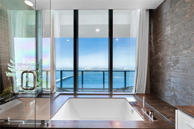 3131 NE 7th Ave PH5201, Miami, FL 33137