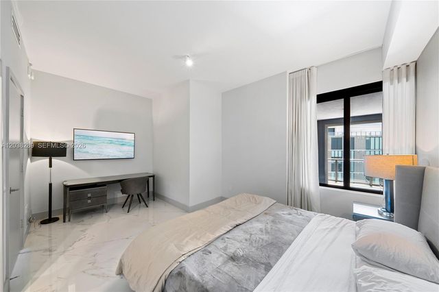 3131 NE 7th Ave PH5201, Miami, FL 33137