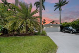 1370 Illinois DR, Naples, FL 34103