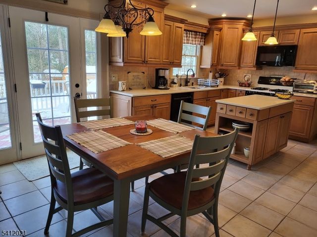 3 Renault Rd, West Milford Twp., NJ 07480