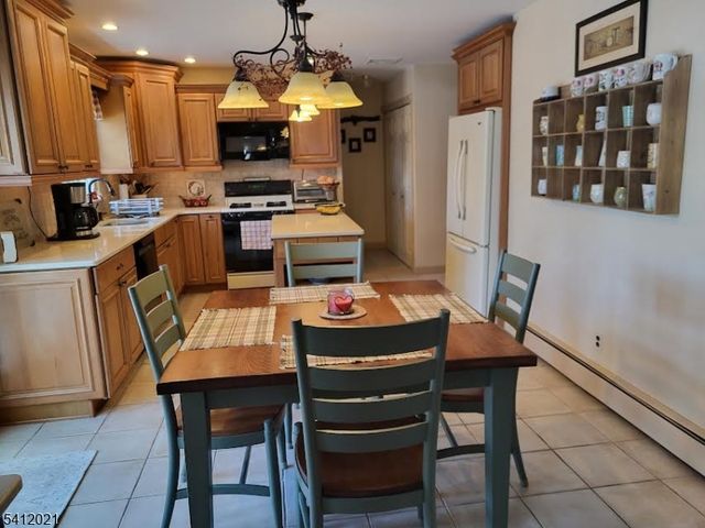 3 Renault Rd, West Milford Twp., NJ 07480