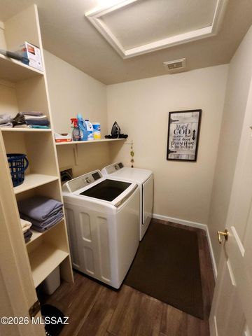 2411 E Skipping Rock Way, Oro Valley, AZ 85737