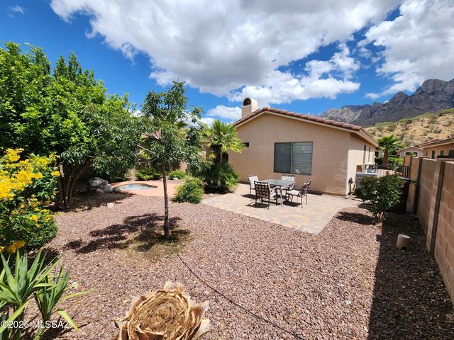 2411 E Skipping Rock Way, Oro Valley, AZ 85737