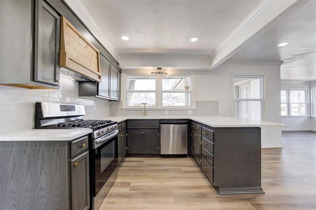 2604 Kings Way, The Village, OK 73120