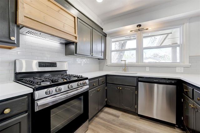 2604 Kings Way, The Village, OK 73120