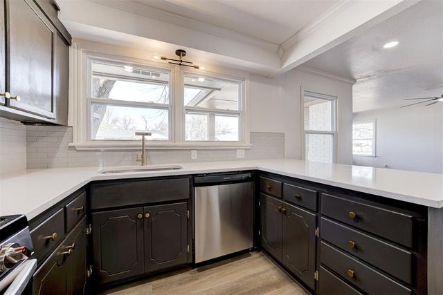 2604 Kings Way, The Village, OK 73120