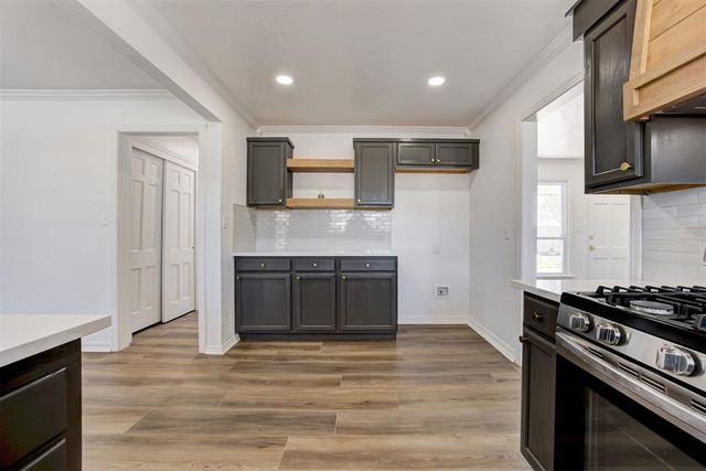 2604 Kings Way, The Village, OK 73120