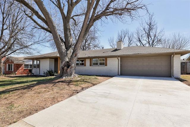 2604 Kings Way, The Village, OK 73120