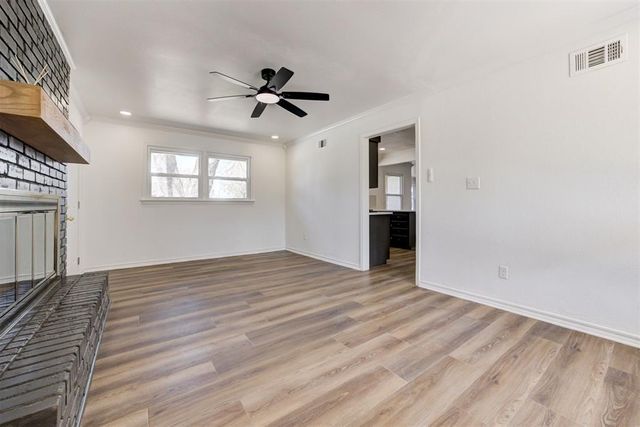 2604 Kings Way, The Village, OK 73120