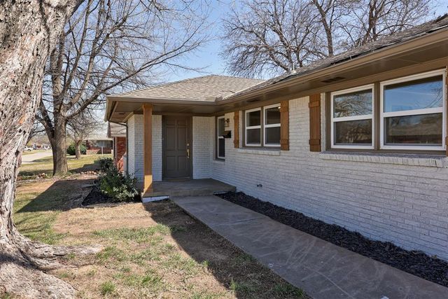 2604 Kings Way, The Village, OK 73120