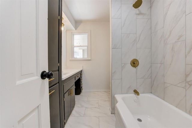 2604 Kings Way, The Village, OK 73120