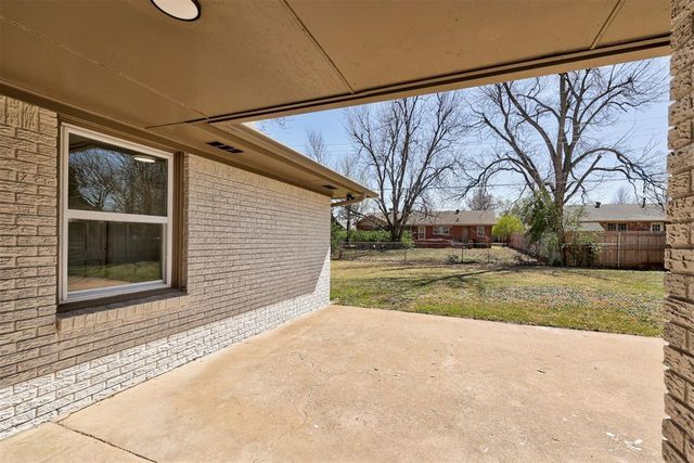 2604 Kings Way, The Village, OK 73120