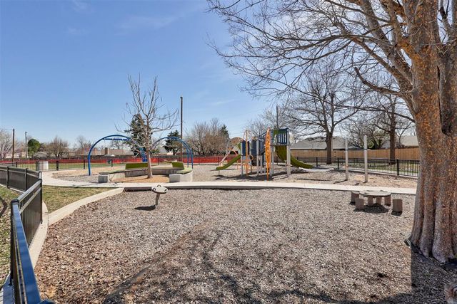 2604 Kings Way, The Village, OK 73120