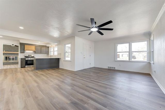 2604 Kings Way, The Village, OK 73120