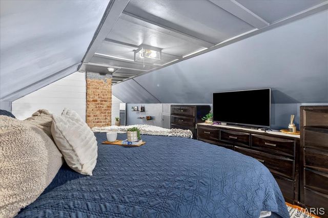 969 N Castello Street, Florissant, MO 63031