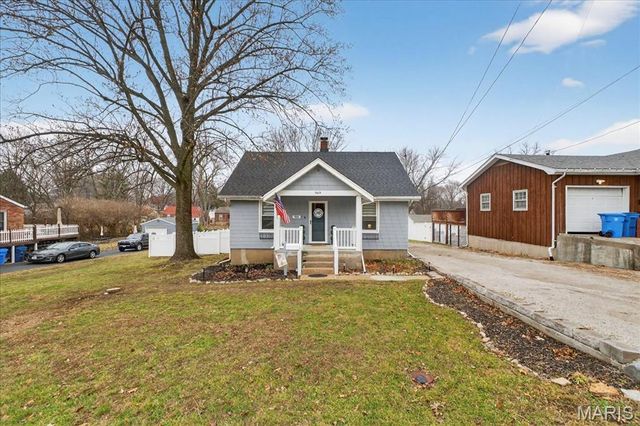 969 N Castello Street, Florissant, MO 63031