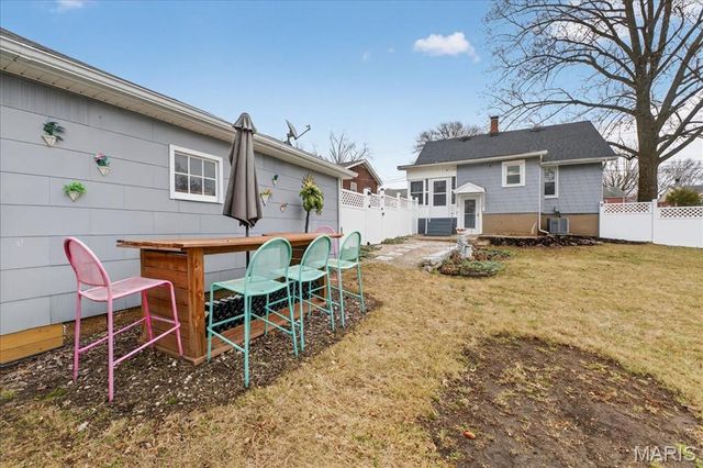 969 N Castello Street, Florissant, MO 63031