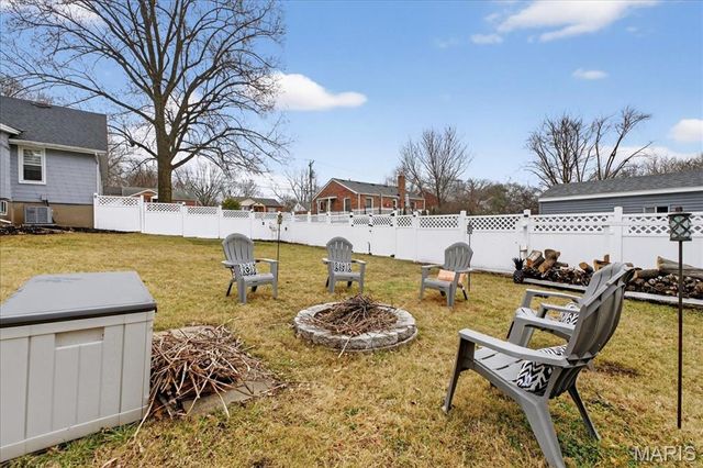 969 N Castello Street, Florissant, MO 63031