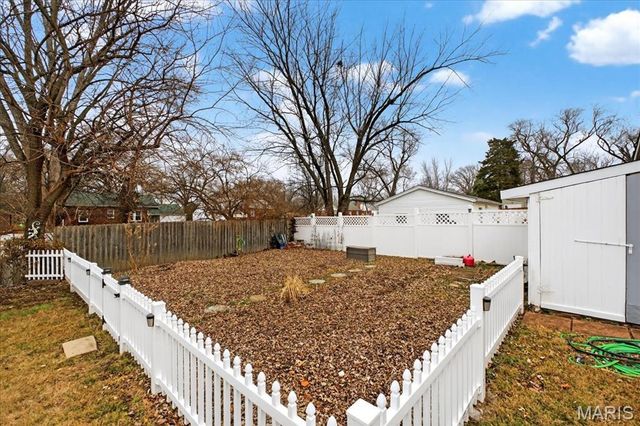 969 N Castello Street, Florissant, MO 63031