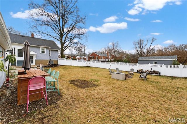 969 N Castello Street, Florissant, MO 63031