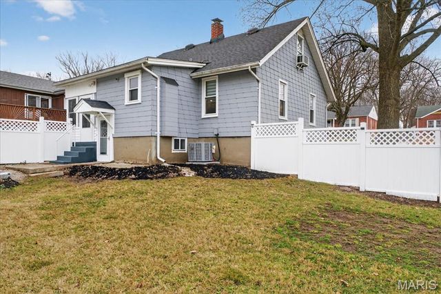 969 N Castello Street, Florissant, MO 63031