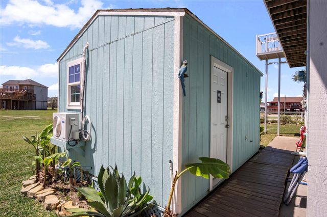 2366 Sandman, Crystal Beach, TX 77650