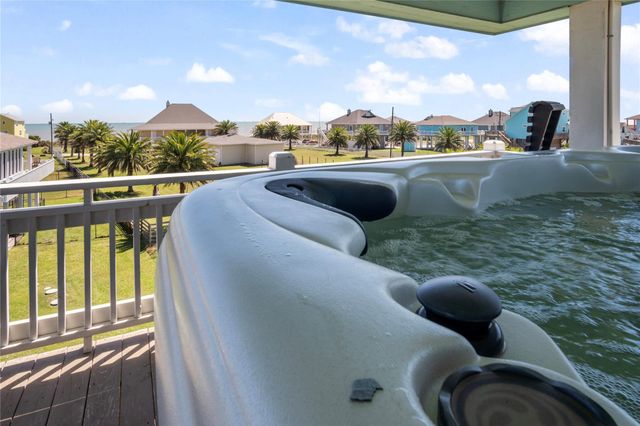 2366 Sandman, Crystal Beach, TX 77650