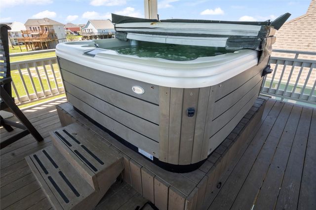 2366 Sandman, Crystal Beach, TX 77650