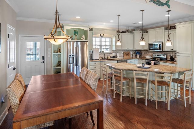 2366 Sandman, Crystal Beach, TX 77650