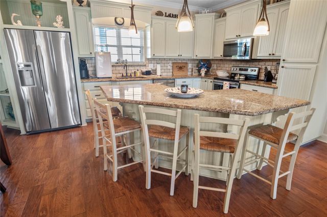 2366 Sandman, Crystal Beach, TX 77650