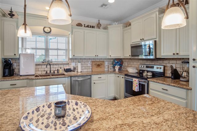 2366 Sandman, Crystal Beach, TX 77650