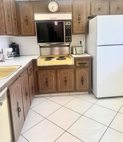 3600 NE 170 Street Apt.D.303, North Miami Beach, FL 33160