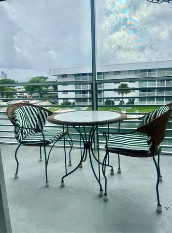 3600 NE 170 Street Apt.D.303, North Miami Beach, FL 33160