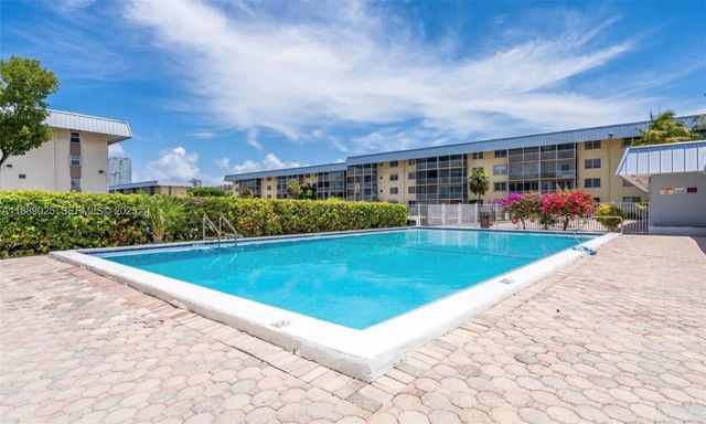 3600 NE 170 Street Apt.D.303, North Miami Beach, FL 33160