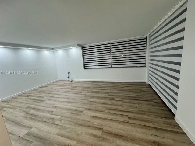 20441 NE 30th Ave 214-9, Aventura, FL 33180