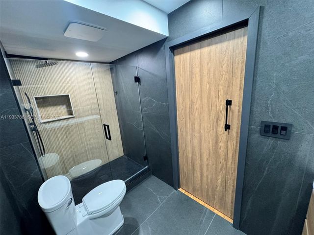 20441 NE 30th Ave 214-9, Aventura, FL 33180