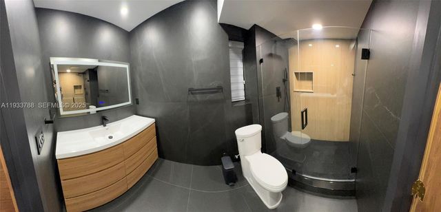 20441 NE 30th Ave 214-9, Aventura, FL 33180