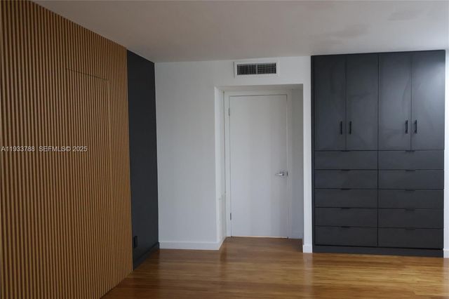 20441 NE 30th Ave 214-9, Aventura, FL 33180