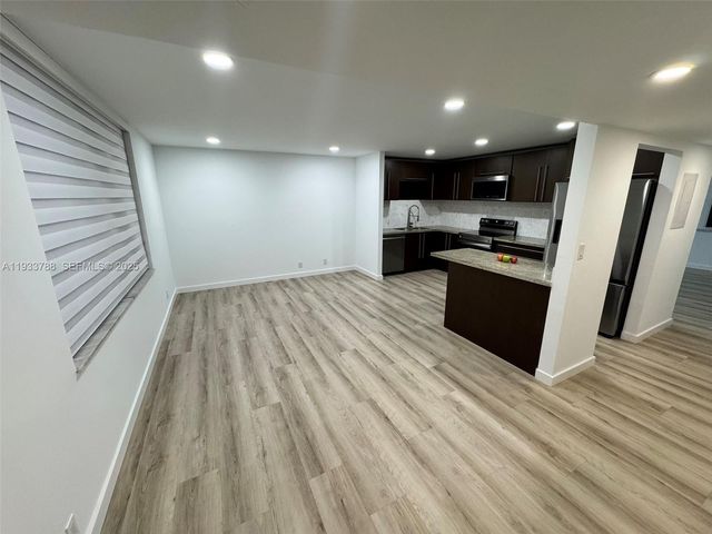 20441 NE 30th Ave 214-9, Aventura, FL 33180