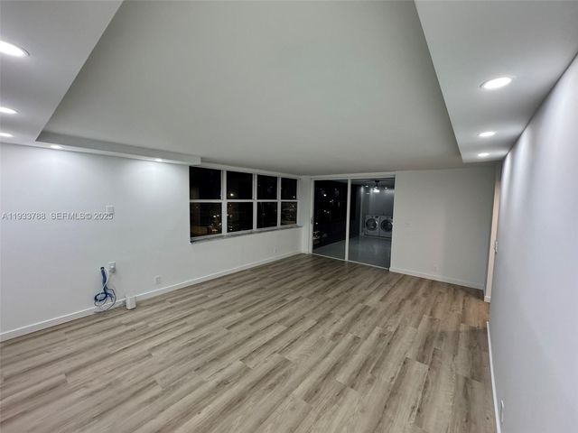 20441 NE 30th Ave 214-9, Aventura, FL 33180