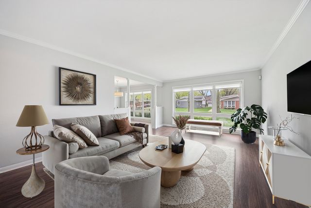 1407 N Highland Avenue, Arlington Heights, IL 60004